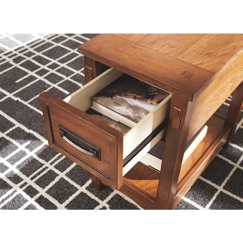 Beistelltisch aus Holz in Braun - 13 W x 22.13 D x 23.13 H
