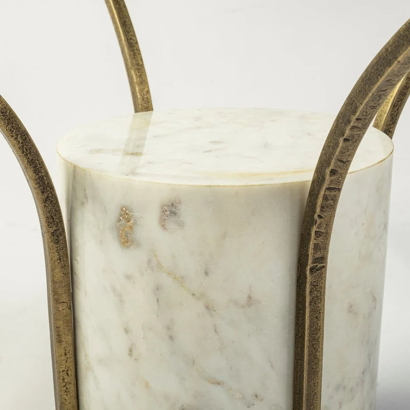 Table d’appoint ronde avec plateau en verre, métal doré et piédestal en marbre blanc